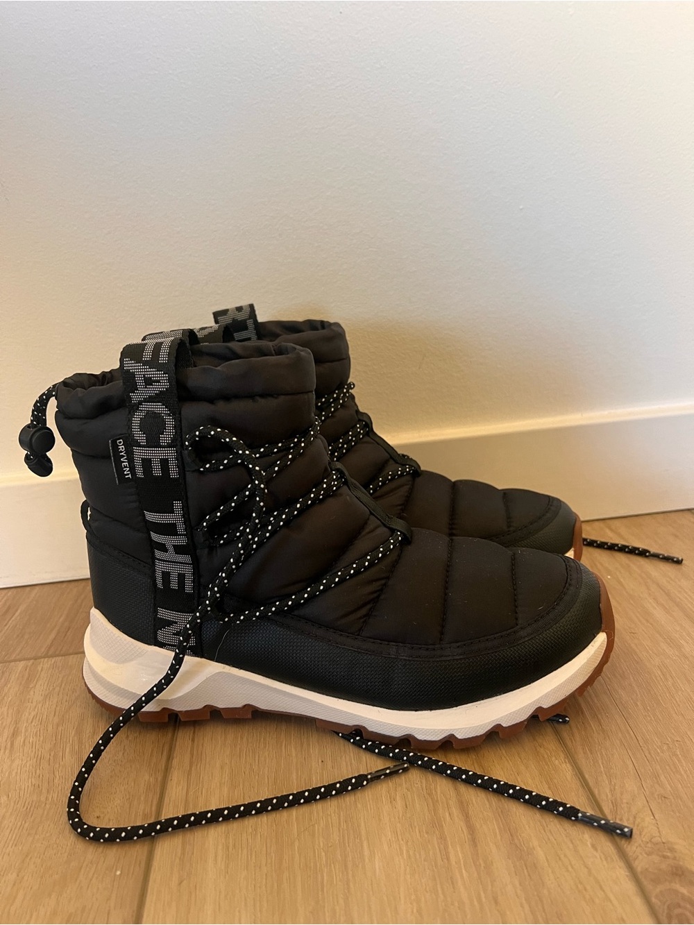Like new - Northface Winter Boots